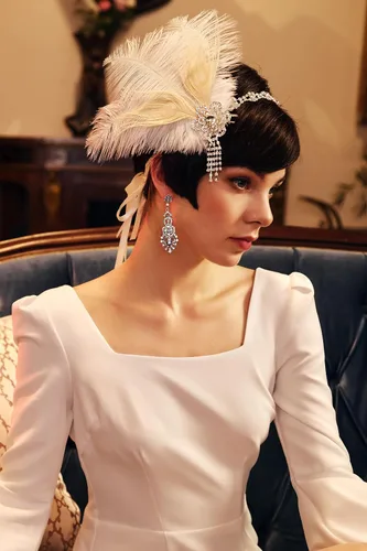 Vista 4 de BABEYOND Diadema de plumas estilo flapper de los años 20, tocado de gran Gatsby de los años 20