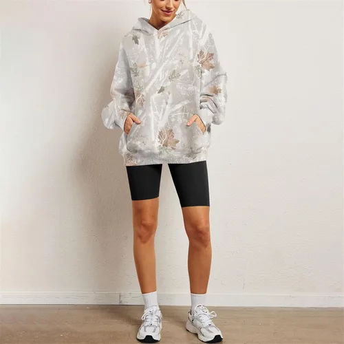 Vista 4 de GEILLGI Sudaderas con capucha de camuflaje para mujer, estampado de hojas de arce, sudadera de manga larga de gran tamaño con bolsillo, suéter