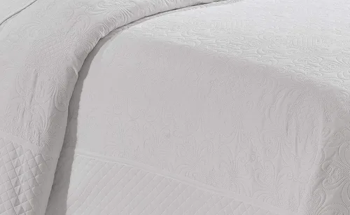 Vista 2 de Home Collection - Colcha grande con estampado a relieve, color liso, 3 piezas