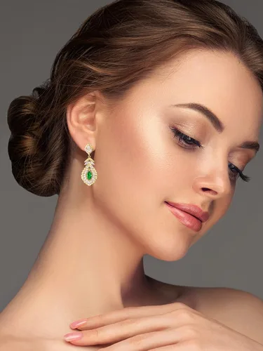 Vista 3 de Aretes colgantes de cristal colgantes para mujer, hechos a mano, hipoalergénicos, chapados en oro de 14 quilates, circonita cúbica, joyería ovalada
