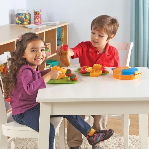 Vista 8 de Learning Resources New Sprouts Waffle Time - Juguetes de Cocina de Comida de Juego de Simulación para el Desayuno, Juego Educativo Montessori
