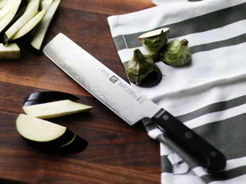 Vista 4 de ZWILLING Cuchillo Nakiri Gourmet de 6.5 pulgadas