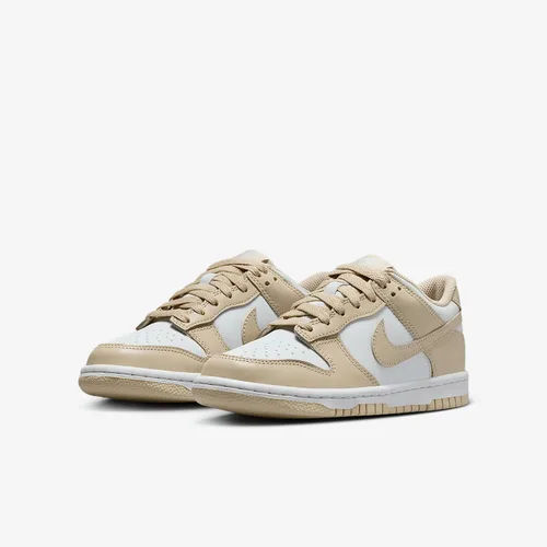 Vista 429 de Nike Kid's Dunk Low Sneaker