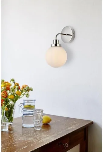 Vista 2 de Hanson - Aplique de baño de metal con 1 luz en níquel pulido y esmerilado
