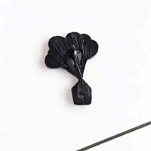 Vista 5 de Flairs New York - Broche de solapa esmaltado hecho a mano, Casa de globos hacia arriba
