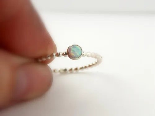 Vista 4 de Anillo de cabina con cuentas de ópalo de 0.157 in: anillo de piedra natal apilable, anillo de plata esterlina, anillo de ópalo, anillo simple