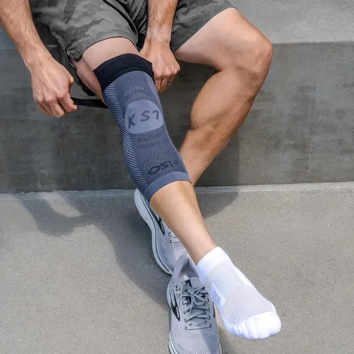 Vista 9 de OrthoSleeve KS7+ Adjustable Knee Sleeve for Knee Pain Relief, Running, Tendonitis, Arthritis & Swelling Medical Grade Compression with Adjustable