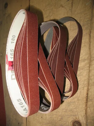Vista 2 de Abrasives 1 x 18 cinturón de veinticuatro piezas surtido grueso