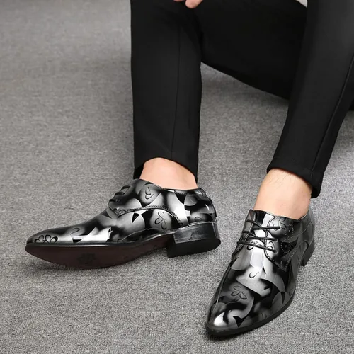Vista 5 de Zapatos de cuero de moda para hombre, zapatos de vestir transpirables con punta recta formal con patrón de encaje