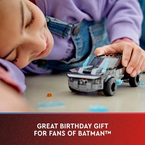 Vista 6 de LEGO DC Batman Batmobile: The Penguin Chase 76181 - Juguete de coche, idea de regalo para niños, niños y niñas de 8 años con minifigura de Batman