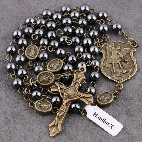 Vista 8 de Collar con rosario católico de San Miguel Arcángel con cuentas de piedra negra de hematita con caja de regalo de metal dorado para hombres