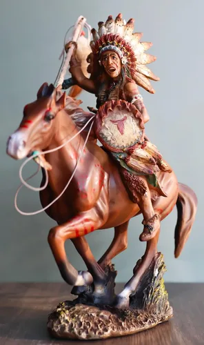 Vista 2 de Ebros Tribal Nativo Americano Guerrero jefe indio con gorro de guerra tocado de águila cargando en caballo, estatua de lanza lanzando caballo, 13.25