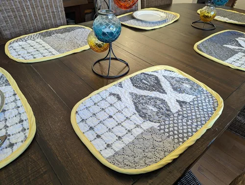 Vista 7 de Handcrafted in the USA, Set of 6 Patchwork Quilted Placemats: 100% Cotton Embodying Farmhouse Elegance in Artisan's Harmony of Grey Shades and Yellow