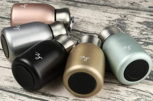 Vista 6 de Mini botellas de agua, botella al vacío de 9 onzas con agua inoxidable a prueba de fugas para café, bebidas frías y calientes, portátil (verde)