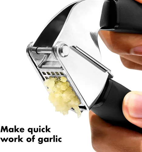 Vista 4 de OXO Good Grips Prensador de ajos de acero inoxidable