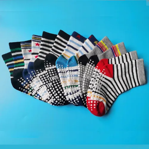 Vista 5 de Calcetines tobilleros con agarre para niños y niñas 1-33-55-7T