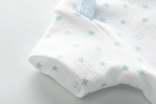 Vista 3 de Kiddiezoom Conjunto de ropa de regalo unisex para recién nacido, de manga corta, para bebé