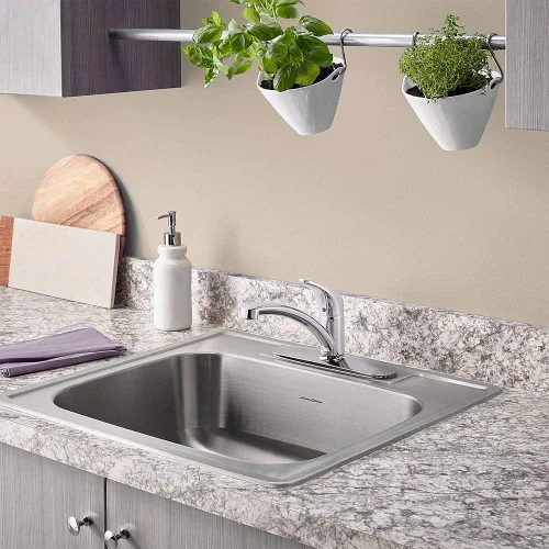 Vista 2 de American Standard 7074040.002 Colony Pro - Grifo de cocina monomando con rociador lateral y placa de cubierta, cromo pulido