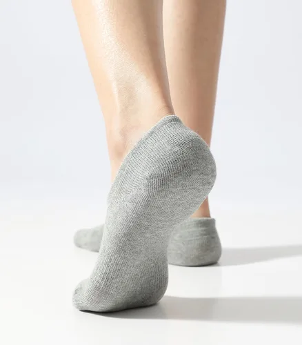 Vista 6 de Breslatte Calcetines invisibles para mujer y hombre, antideslizantes, atléticos, no se transparentan, cortos, invisibles, de corte bajo para mujer