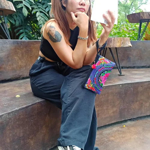 Vista 28 de Sabai Jai - Bolso de pulsera para teléfono inteligente - Carteras de embrague bordadas a mano Boho