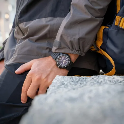 Vista 7 de Luminox FPX.3000.21H.2.K - Correa de reloj de 0.827 in, correa de repuesto de goma negra con hebilla de acero inoxidable para 3000 3001, negro/gris