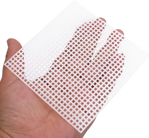 Vista 4 de Tosnail 100 hojas de malla de lona de plástico transparente de 4 x 4 pulgadas para manualidades de bordado