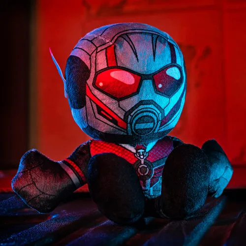 Vista 4 de Bleacher Creatures Marvel Hombre Hormiga de 20 cm Kuricha sentado de peluche - Juguete suave inspirado en Chibi