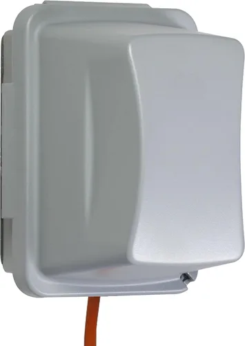 Vista 9 de TayMac MM710C, 4 3/4 pulgadas de profundidad, acabado transparente, 1 gang Horizontal or Vertical Mount, 4.75 in. Deep, Clear Weatherproof Outlet
