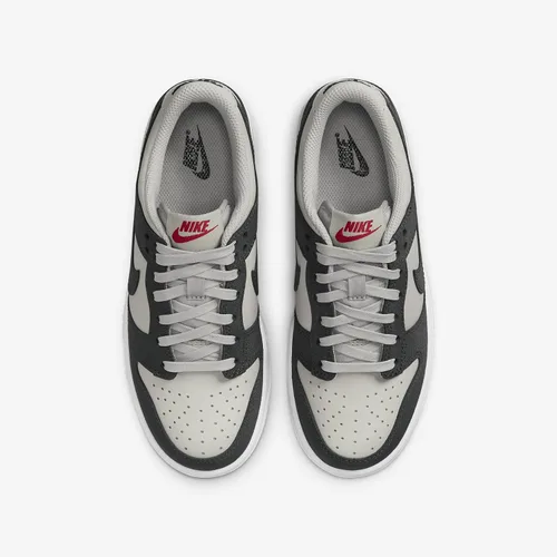 Vista 542 de Nike Kid's Dunk Low Sneaker