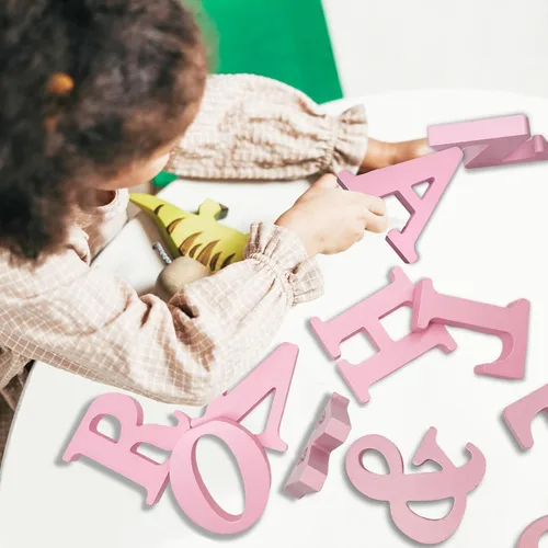 Vista 3 de Letras de madera rosa de 4 pulgadas, letras de madera sin terminar para decoración de pared, letras decorativas de pie en rodajas, decoración