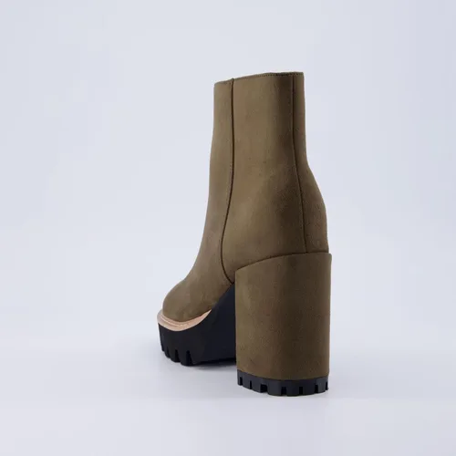 Vista 5 de CUSHIONAIRE Bota de tacón Ringo para mujer + espuma viscoelástica, anchos disponibles