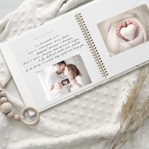 Vista 2 de Libro de recuerdos para bebés para niños y niñas – Álbum de fotos atemporal para bebés de los primeros 5 años – Diario álbum de recortes de género