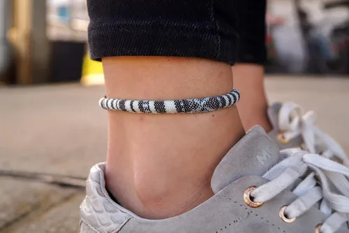 Vista 20 de Made by Nami Surfer Anklet for Men and Women Waterproof and Adjustable Surfer Ankle Bracelet String Ankle Bracelet Beach Accessory for Ethnic Hippie