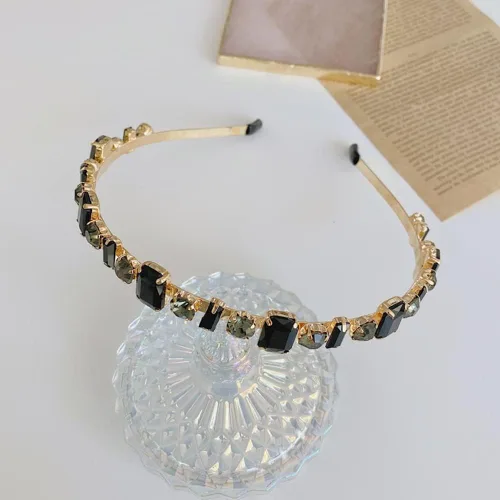 Vista 2 de Wiwpar Diademas de diamantes de imitación para mujeres y niñas, bandas elásticas para la cabeza delgadas con diamantes de imitación vintage, Negro