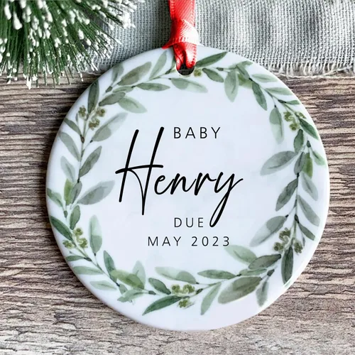 Vista 26 de Recuerdos personalizados de adorno de Navidad para bebé, regalos de bebé que llegan, adornos de cerámica para árbol de Navidad, adornos de primera