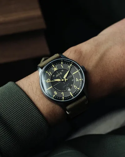Vista 3 de AVI-8 Watch Hawker Hurricane Kent Chronograph Limited Edition Genuine Leather Strap