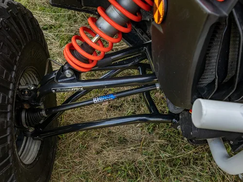 Vista 2 de SuperATV Kit de elevación resistente de 6 pulgadas para Can-Am Maverick Standard/X MR/X RS/X RS-DPS/MAX Standard (ver ajuste) Negro - Kit completo