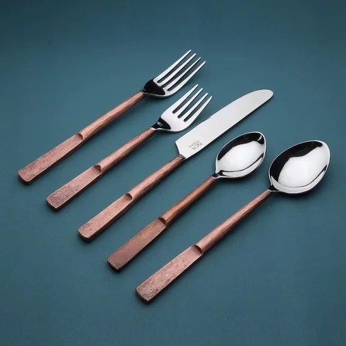 Vista 4 de INOX Artisans Celia Copper Antique - Juego de cubiertos (20 piezas)