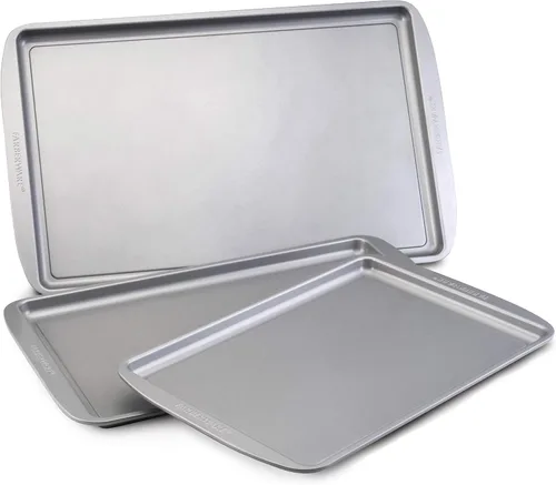 Vista 12 de Farberware Juego de utensilios para hornear antiadherentes, juego de bandejas para galletas de 3 piezas, color gris