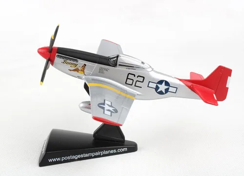 Vista 5 de P-51D Mustang Bunny Red Tail 1/100 Modelo fundido a presión
