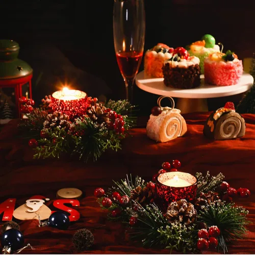 Vista 6 de Centros de mesa de Navidad, portavelas votivas de vidrio con piñas artificiales nevadas, bayas, anillos de vela de Navidad, decoración
