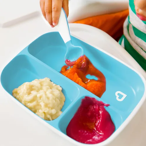 Vista 4 de Munchkin® Splash™ juego de vajilla para niños de 4 piezas con plato y tazón divididos, azul/verde