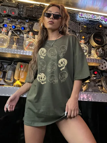 Vista 2 de WDIRARA Camiseta de manga larga con estampado de calavera, hombros caídos, de gran tamaño, para mujer