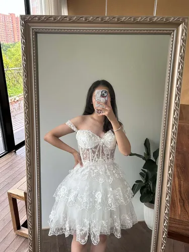 Vista 4 de Sevintage Vestidos de tul de encaje con hombros descubiertos, vestidos de fiesta formales escalonados 2023, 01-Negro