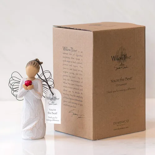 Vista 4 de Willow Tree You're the Best Ornament, Figura esculpida pintada a mano