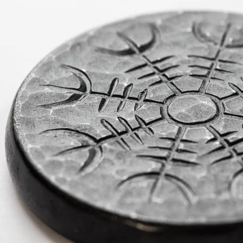 Vista 5 de Bastón doble nórdico en hierro, vegvisir y yelmo de asombro