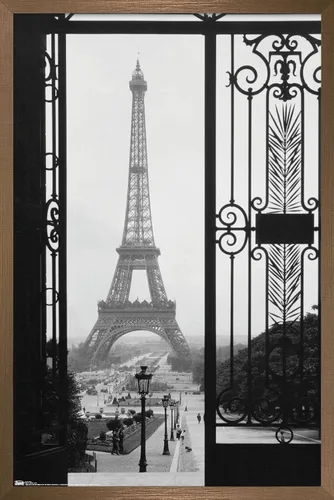 Vista 15 de Trends International Póster de pared de la Torre Eiffel - Puerta VIew, 14.725 x 22.375 pulgadas, versión enmarcada de madera de granero