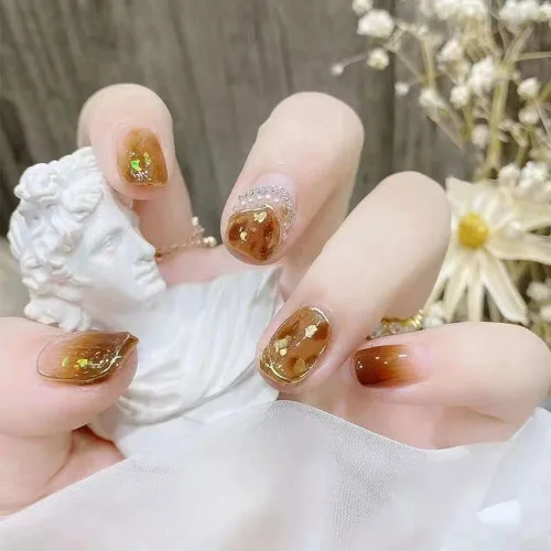 Vista 6 de Uñas postizas a presión medianas con forma de almendra, uñas falsas con puntas francesas y diseño de línea dorada, 24 piezas, uñas adhesivas