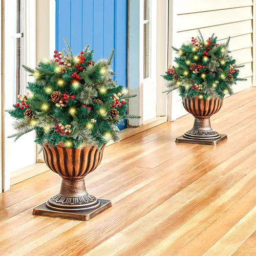 Vista 2 de Glintoper Relleno de urna de Navidad artificial iluminada, pinos de Navidad preiluminados con conos, bayas doradas y rojas, estaca de trípode y 60