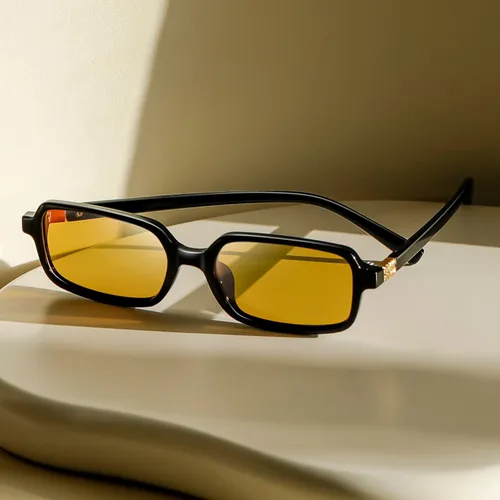 Vista 2 de Lentes de sol rectangulares polarizados retro para mujer, estilo vintage, a la moda, pequeños de los años 90 Verde transparente/rosa